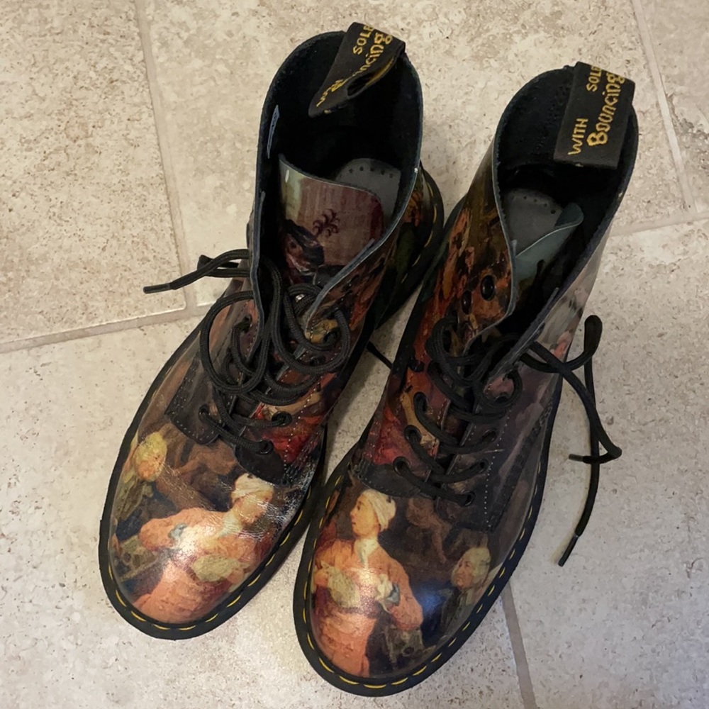 Dr. Martens WILLIAM HOGARTH PASCAL 1460 Boots - Picture 9 of 16
